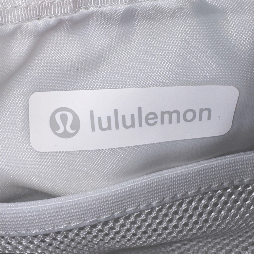 lululemon White Belt Bag - Picture 6 of 8